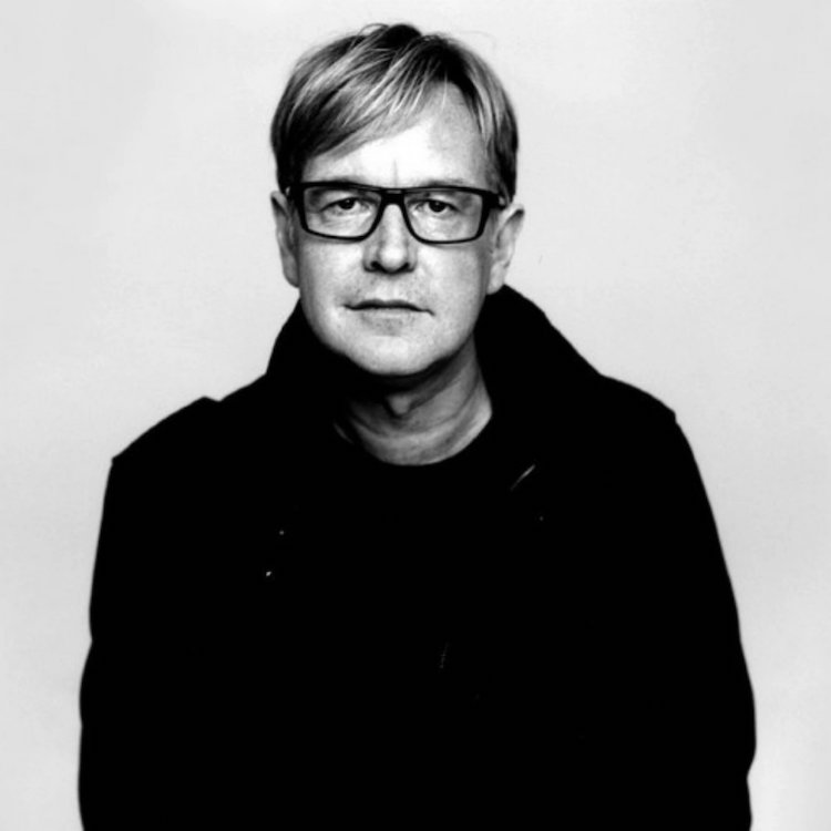Andy Fletcher: Ni maestro ni sirviente
